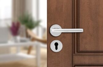 amazon basics Door Handle for Main Door | Main Door Handle |5.6 inch Length of Handle for Grip | Brass | crom Finish | Zinc Alloy
