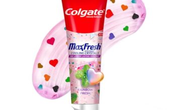 Colgate MaxFresh Rainbow Fresh Gel Toothpaste, with Heart Shaped Cooling Crystals, Triple Mint Flavour, and Ultrafreeze Technology for Intense Freshness, 100g